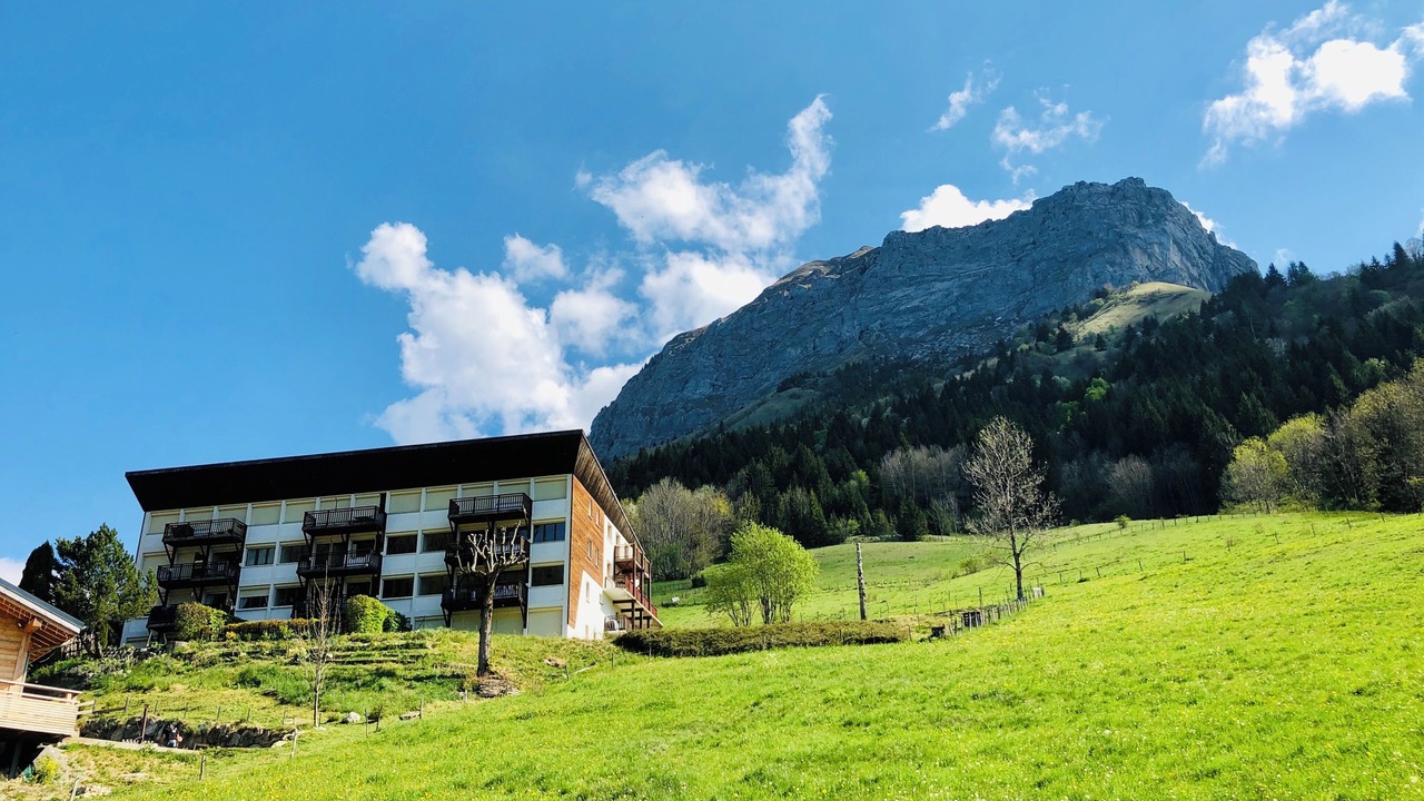 Photo of Outdoor in Montmin