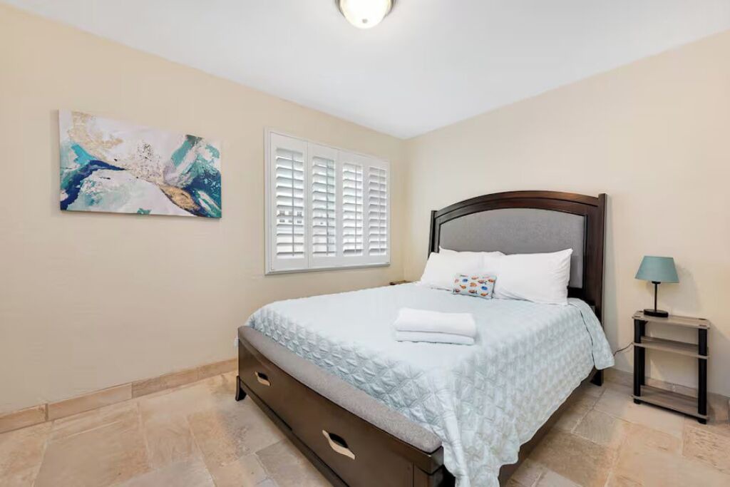 Photo of Bedroom in Hollywood Beach