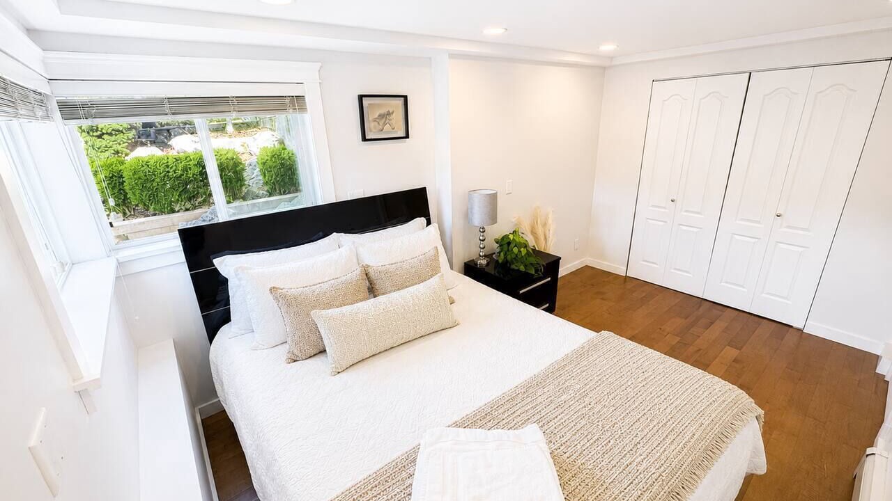 Photo of Bedroom in District of North Vancouver