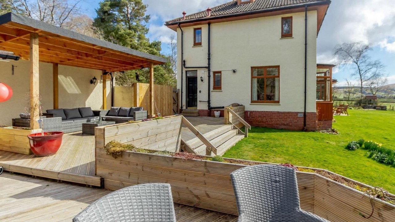 Photo of Patio Balcony in West Linton