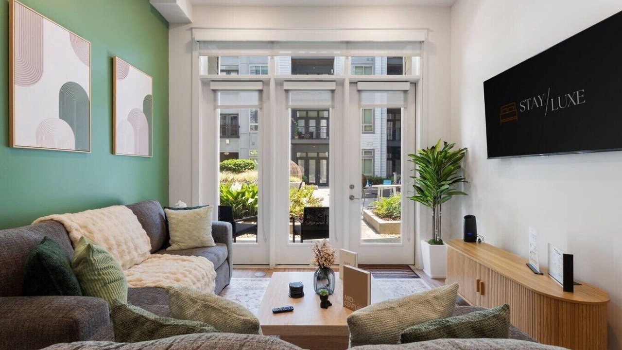 Photo of Livingroom in Second Ward