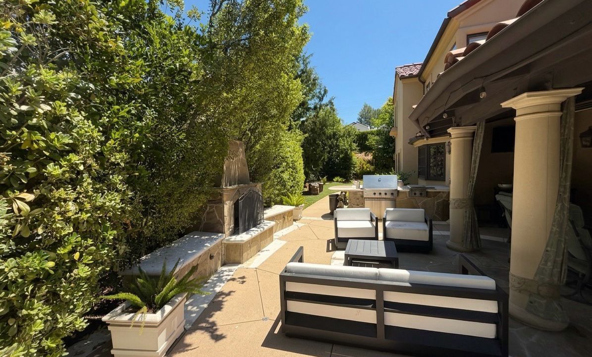 Photo of Patio Balcony in Thousand Oaks