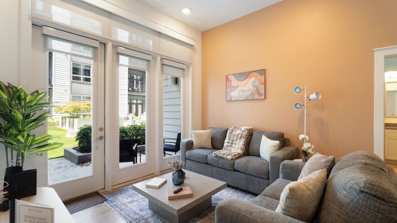 Photo of Livingroom in Second Ward
