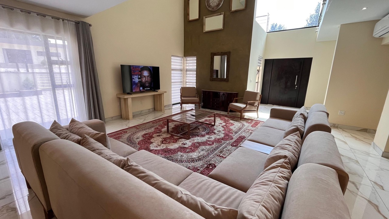Photo of Livingroom in Greater Johannesburg Metropolitan Area