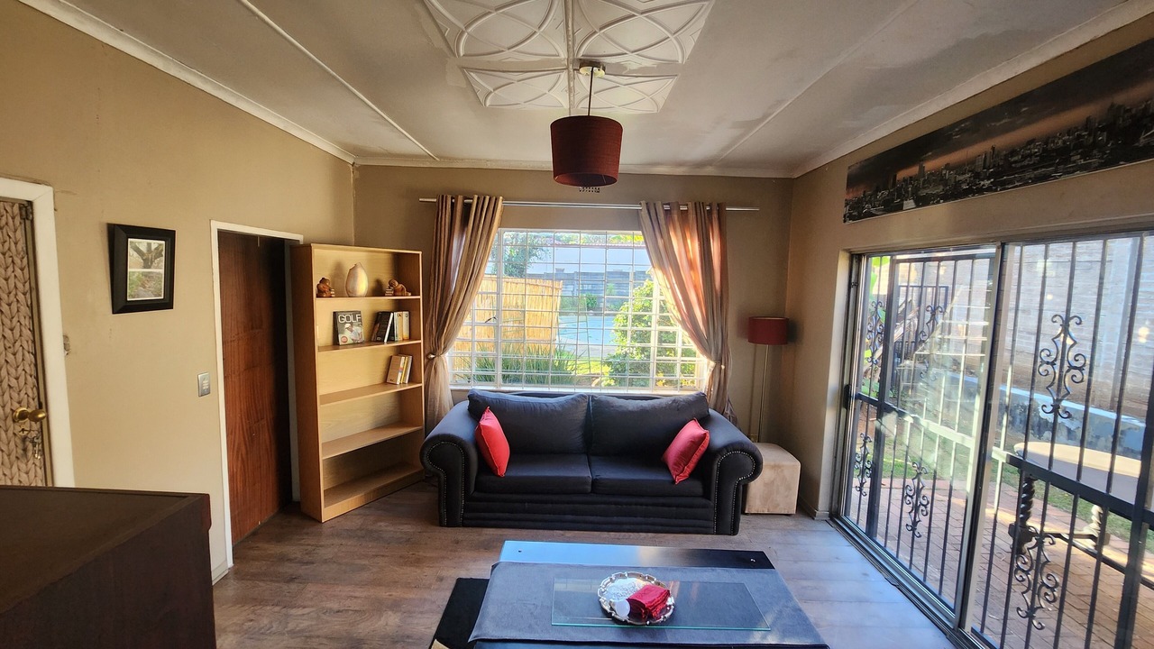 Photo of Livingroom in Greater Johannesburg Metropolitan Area