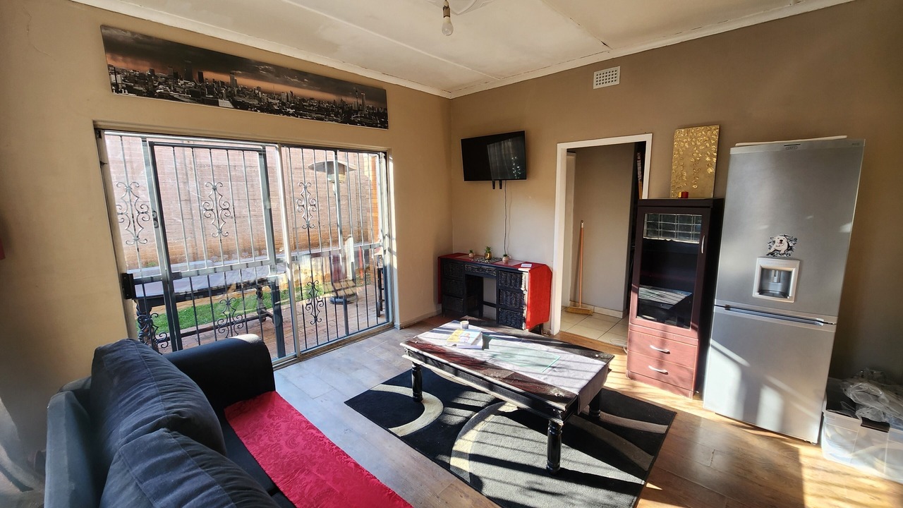Photo of Livingroom in Greater Johannesburg Metropolitan Area