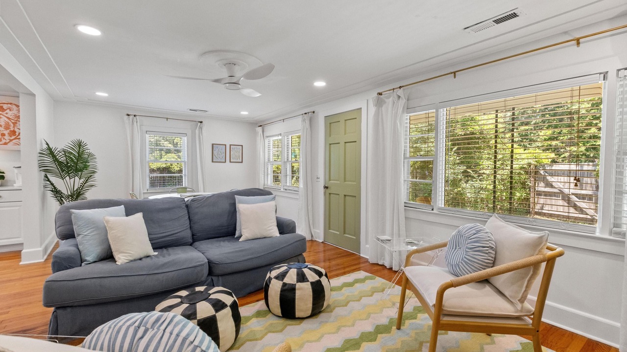 Photo of Livingroom in Mount Pleasant