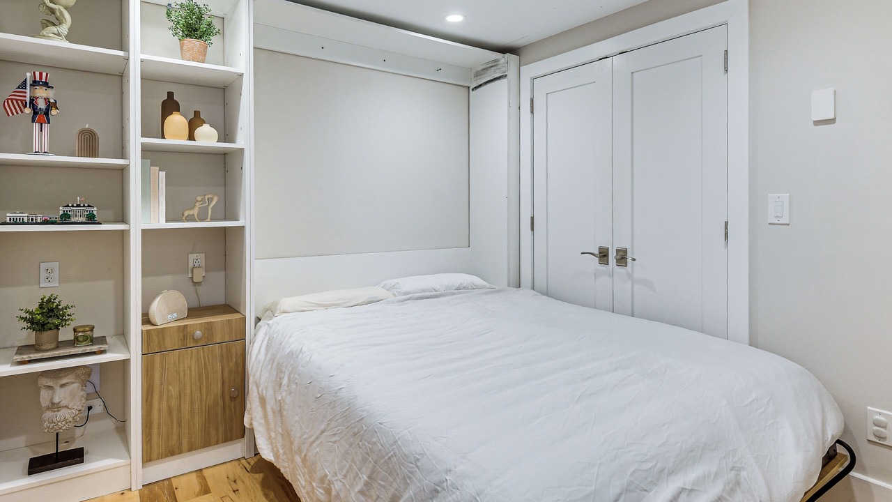Photo of Bedroom in Adams Morgan