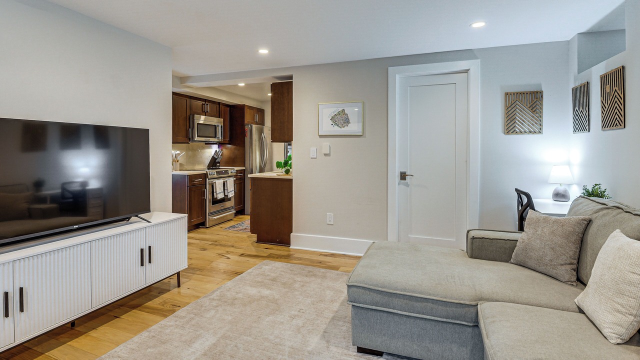Photo of Bedroom in Adams Morgan