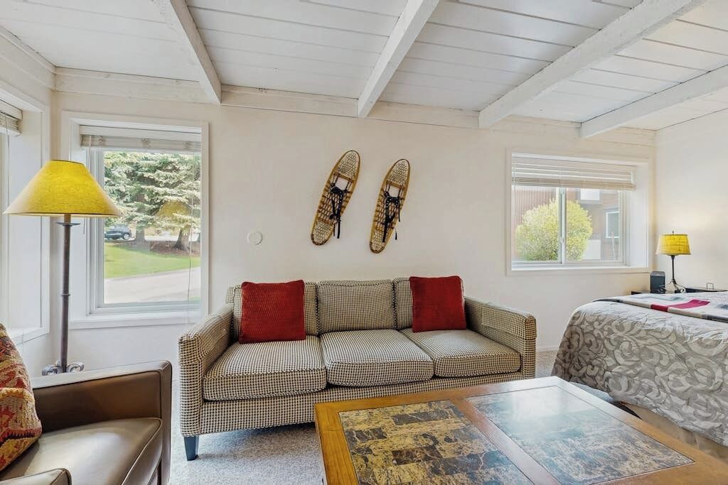 Photo of Livingroom in Elkhorn