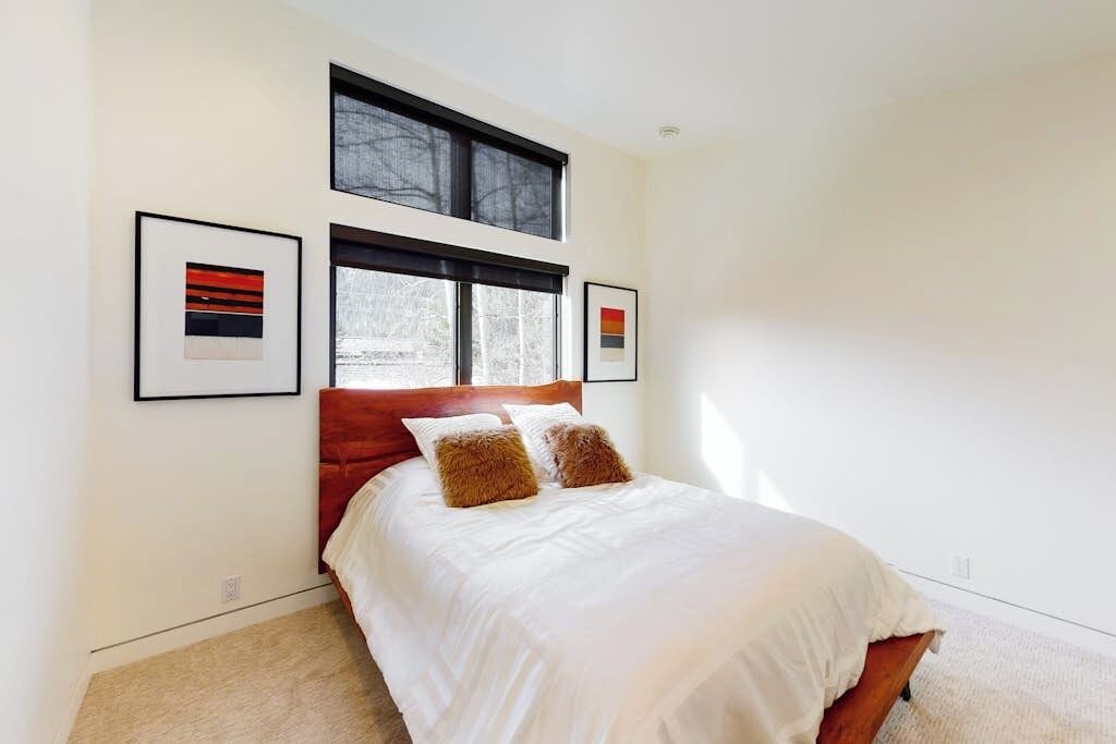 Photo of Bedroom in Warm Springs