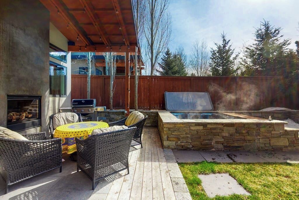 Photo of Outdoor in Warm Springs