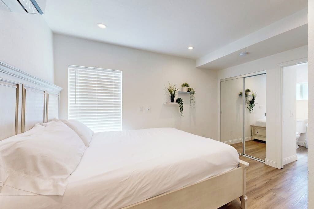Photo of Bedroom in Santa Ana Heights