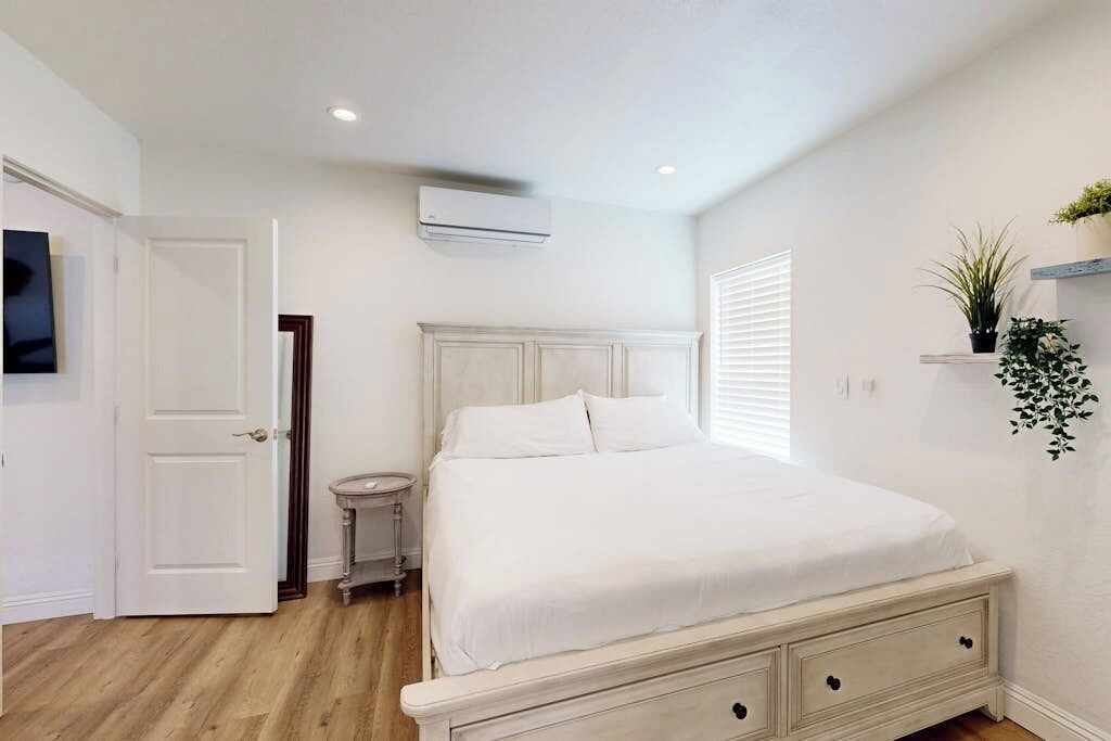 Photo of Bedroom in Santa Ana Heights