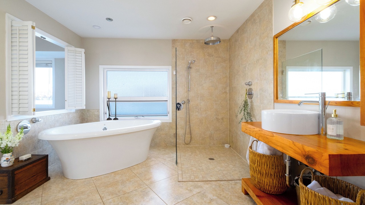 Photo of Bathroom in Lower Lonsdale