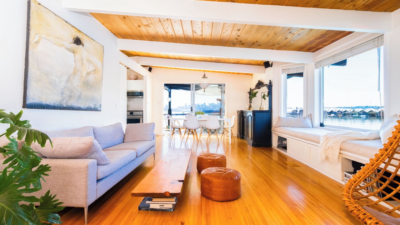 Photo of Livingroom in Lower Lonsdale