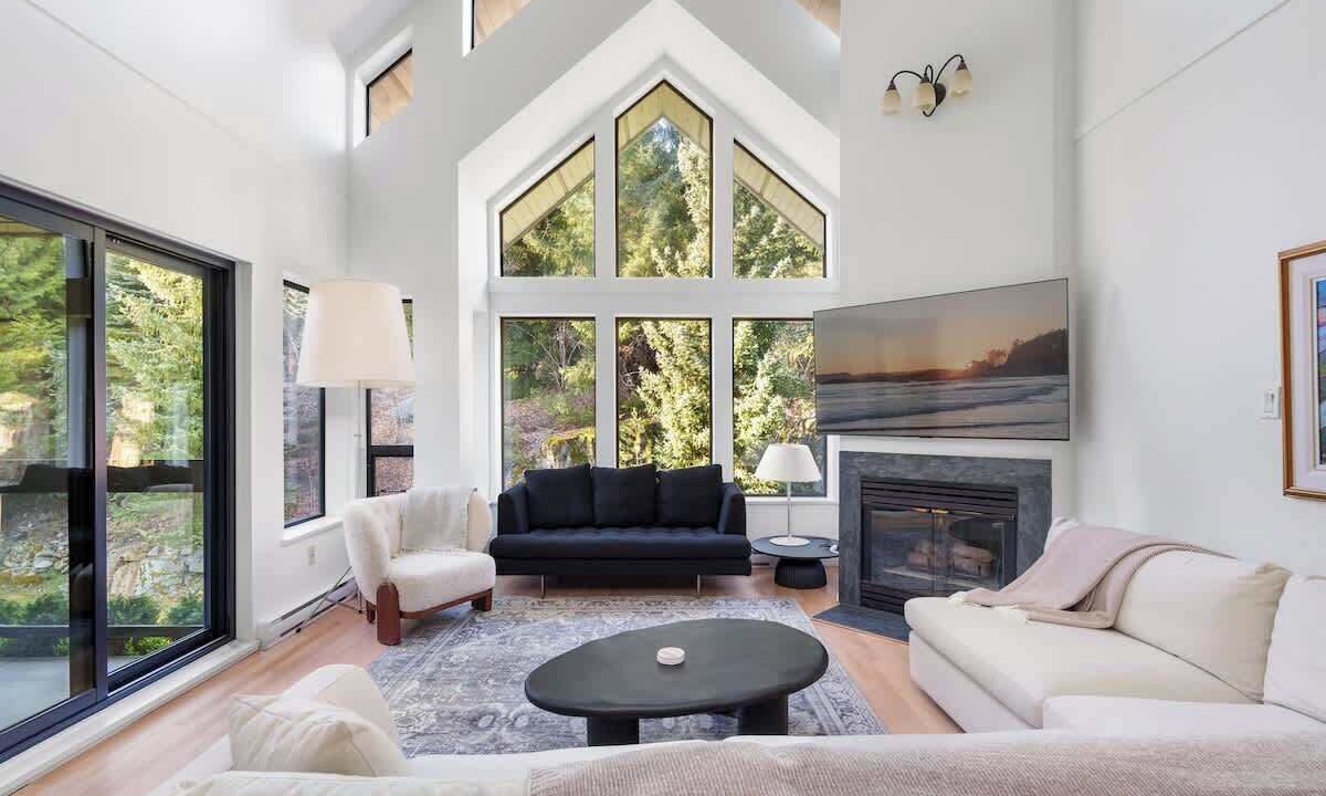 Photo of Livingroom in Blueberry Hill