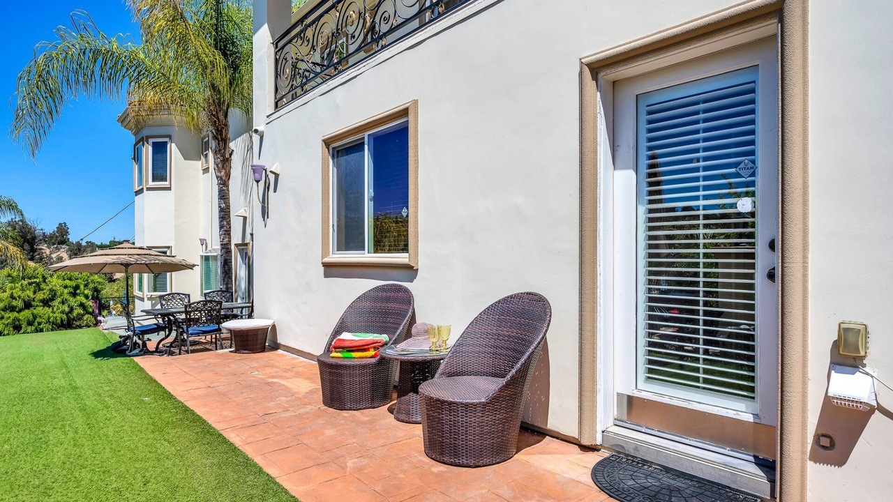 Photo of Outdoor in Woodland Hills