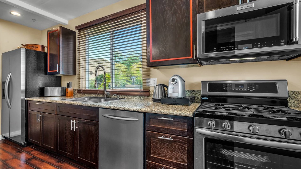 Photo of Kitchen in Woodland Hills