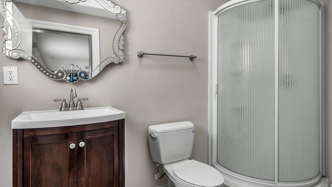 Photo of Bathroom in Woodland Hills