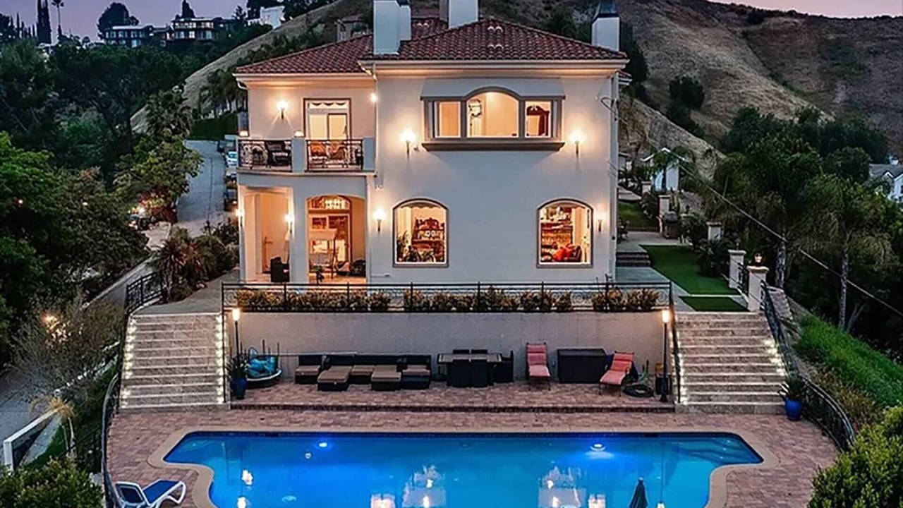 Photo of Outdoor in Woodland Hills