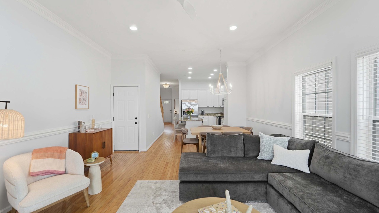 Photo of Livingroom in Waters Edge