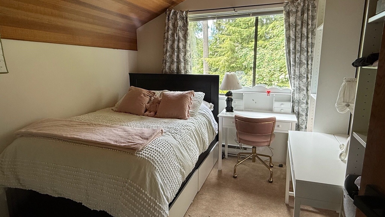 Photo of Bedroom in Canyon Heights
