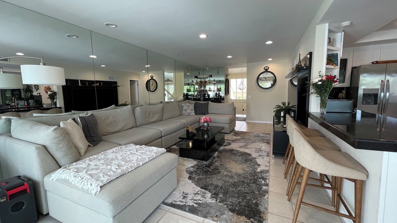 Photo of Livingroom in Calabasas