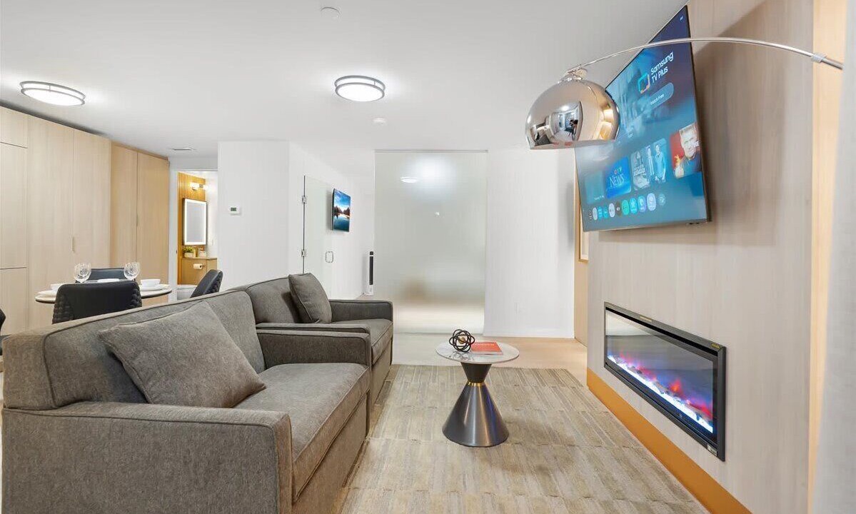 Photo of Livingroom in Toronto Entertainment District