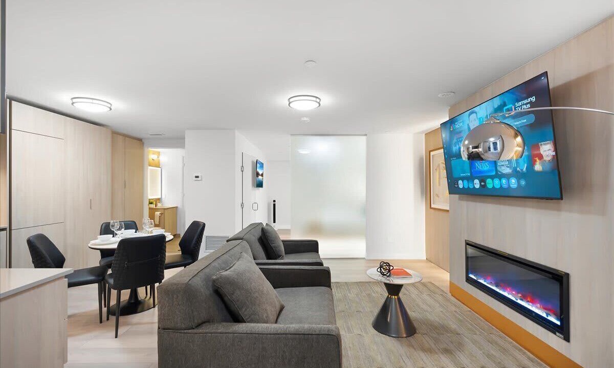 Photo of Livingroom in Toronto Entertainment District