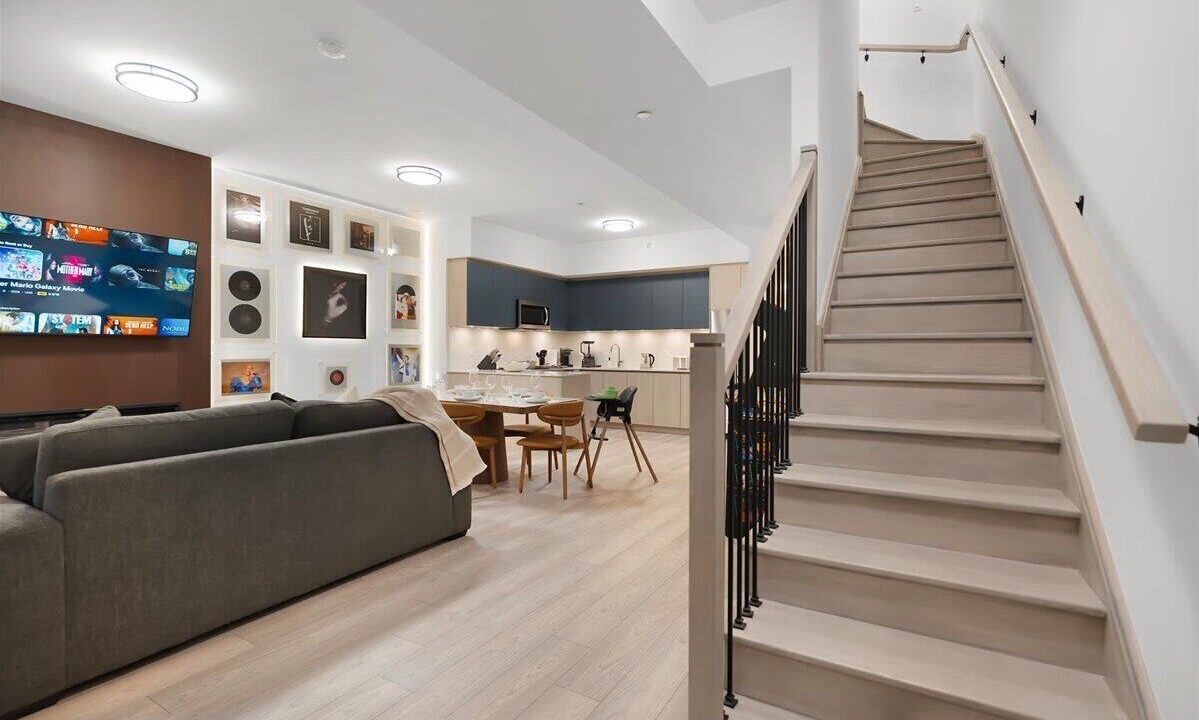 Photo of Livingroom in Toronto Entertainment District
