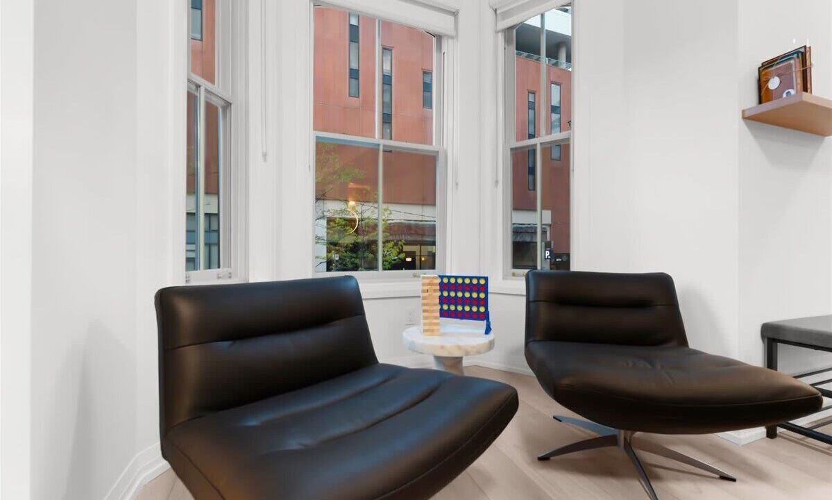 Photo of Livingroom in Toronto Entertainment District