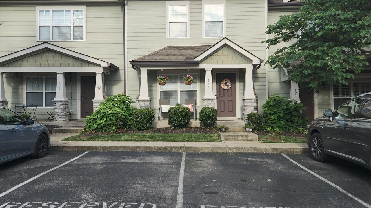 Photo of Outdoor in Hurwood Heights
