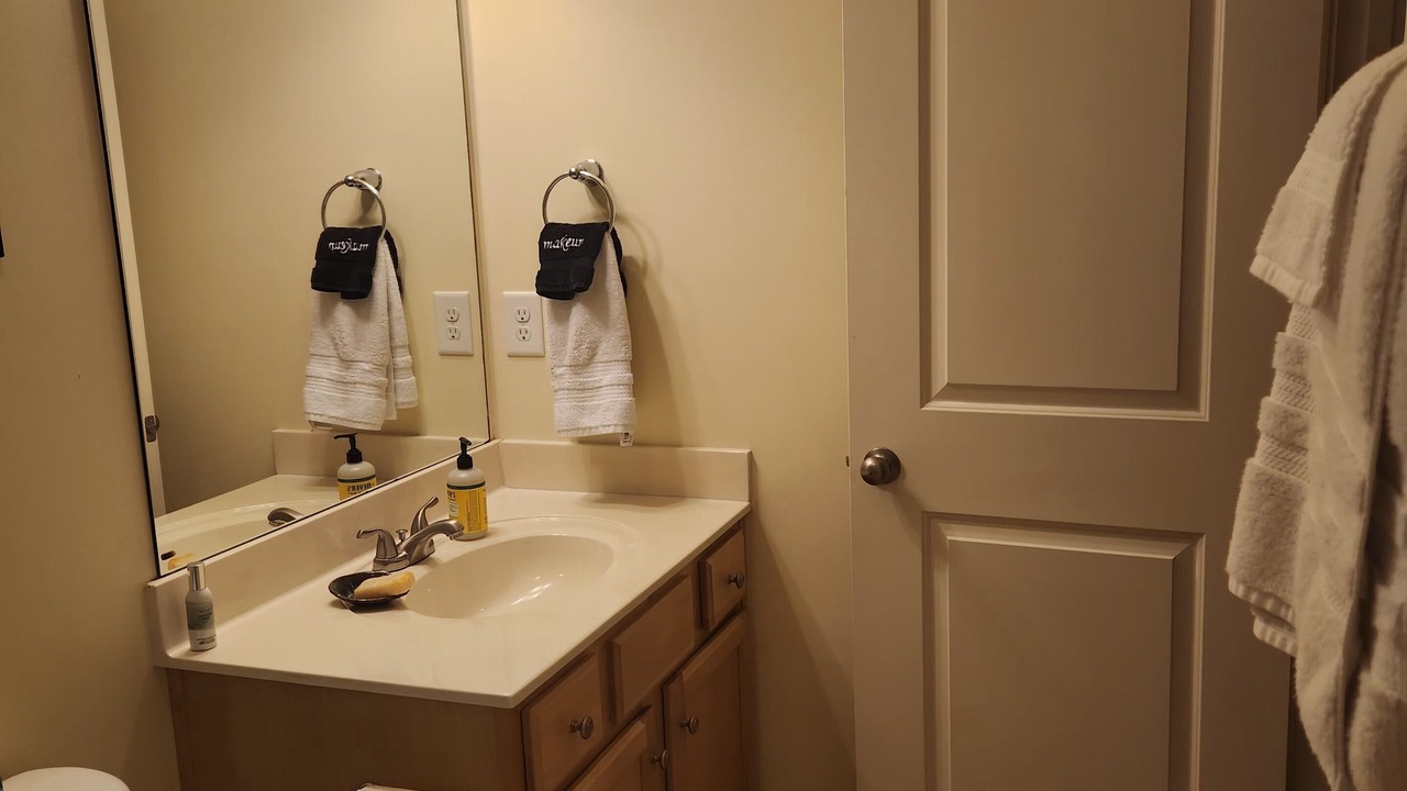 Photo of Bathroom in Hurwood Heights