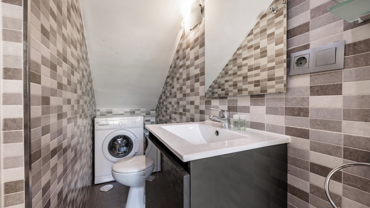 Photo of Bathroom in Urbanizacion Hacienda las Chapas