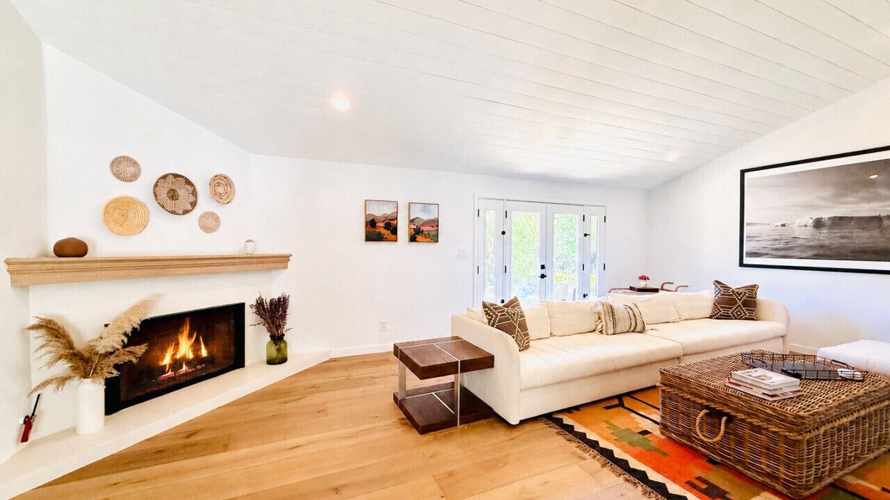 Photo of Livingroom in Meiners Oaks