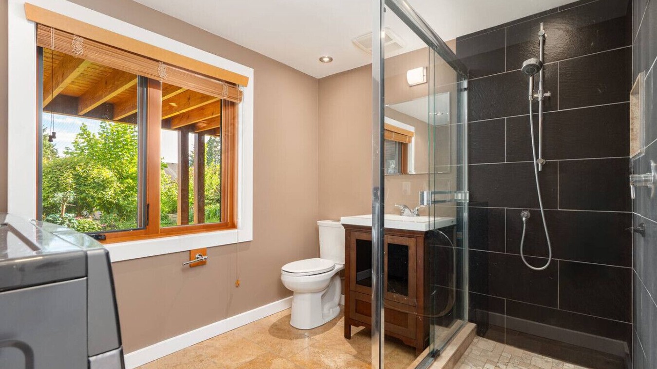 Photo of Bathroom in Dundarave