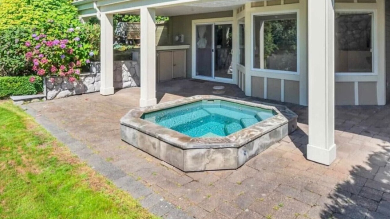 Photo of Patio Balcony in West Vancouver