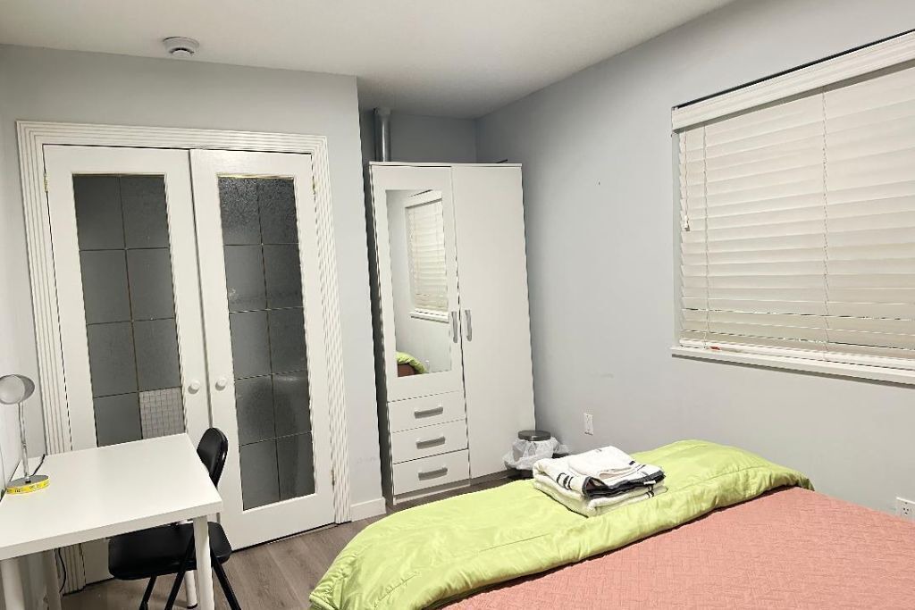 Photo of Bedroom in Dundarave