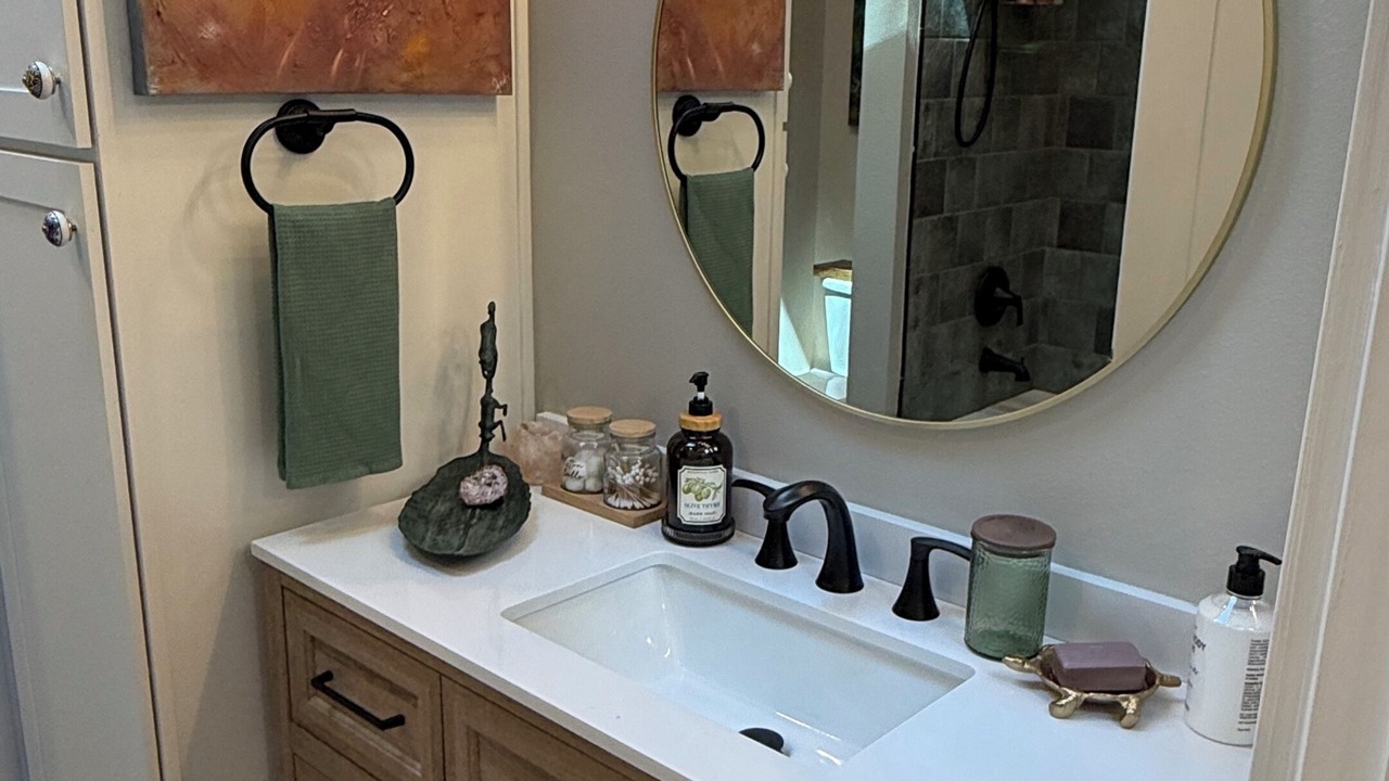 Photo of Bathroom in Thousand Oaks