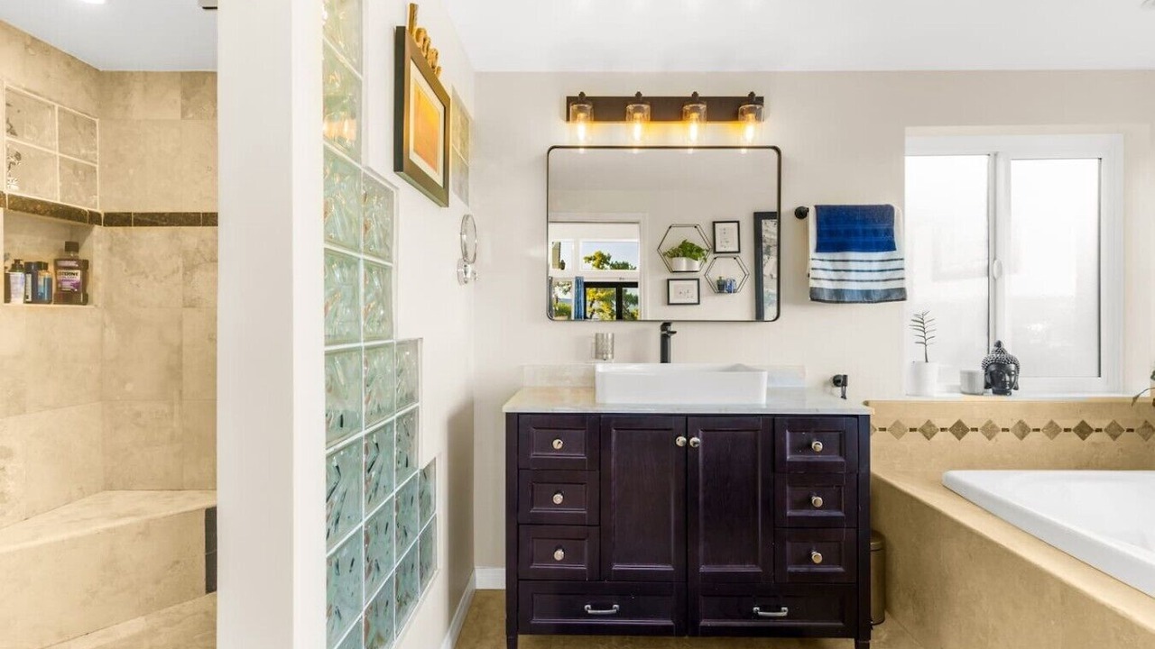 Photo of Bathroom in West Hills