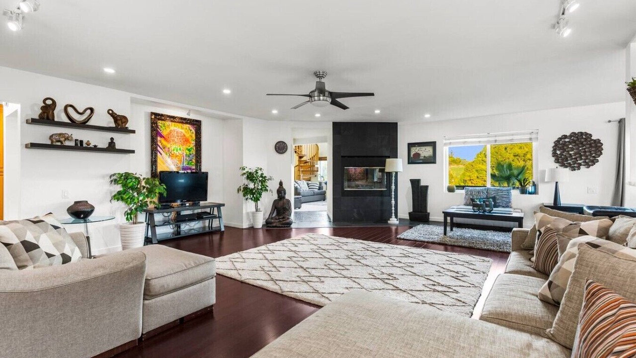 Photo of Livingroom in West Hills