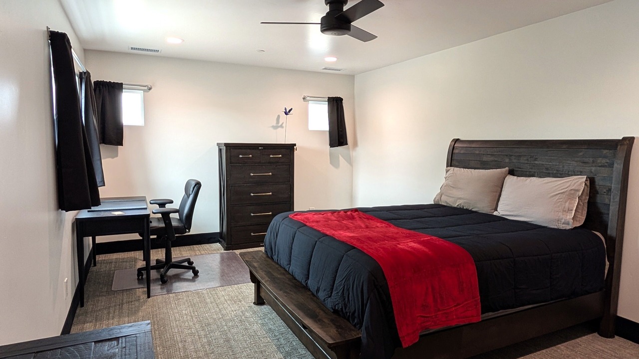 Photo of Bedroom in Canyon Lake