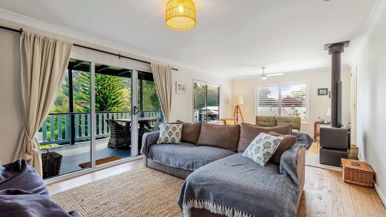 Photo of Livingroom in Broulee