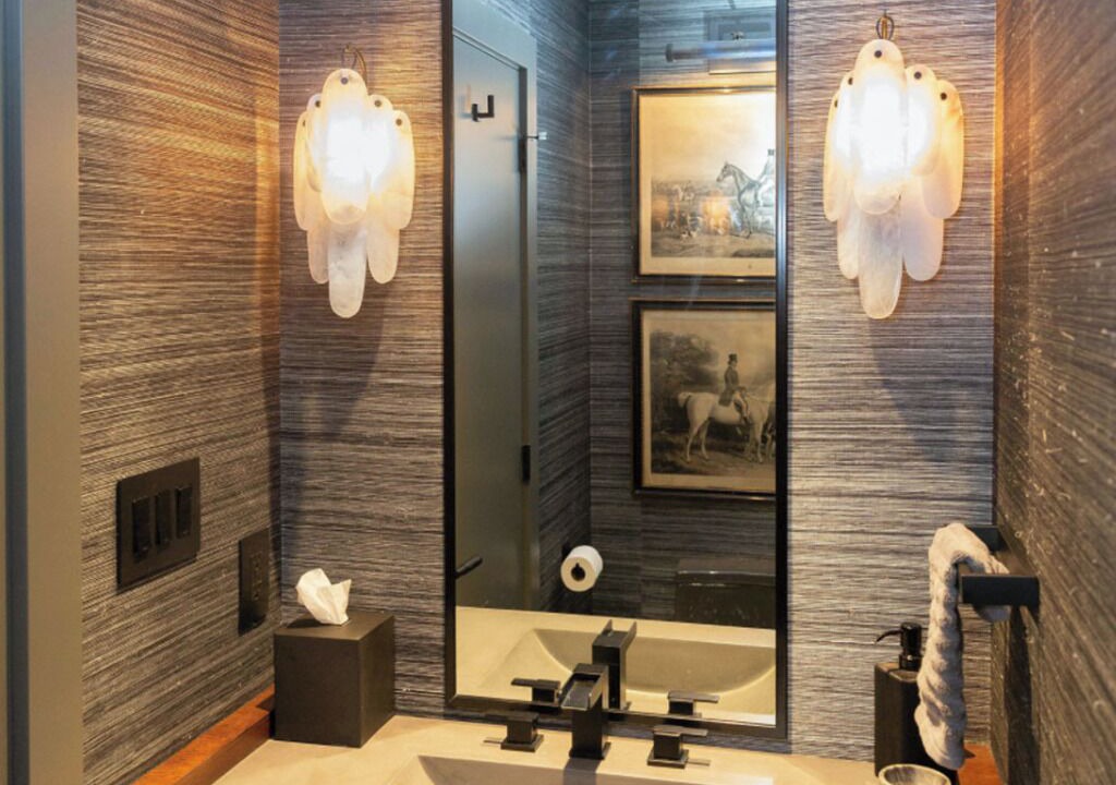Photo of Bathroom in Hollyburn