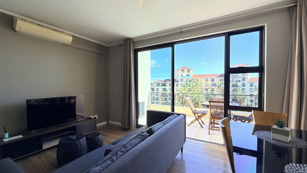 Photo of Livingroom in Century City