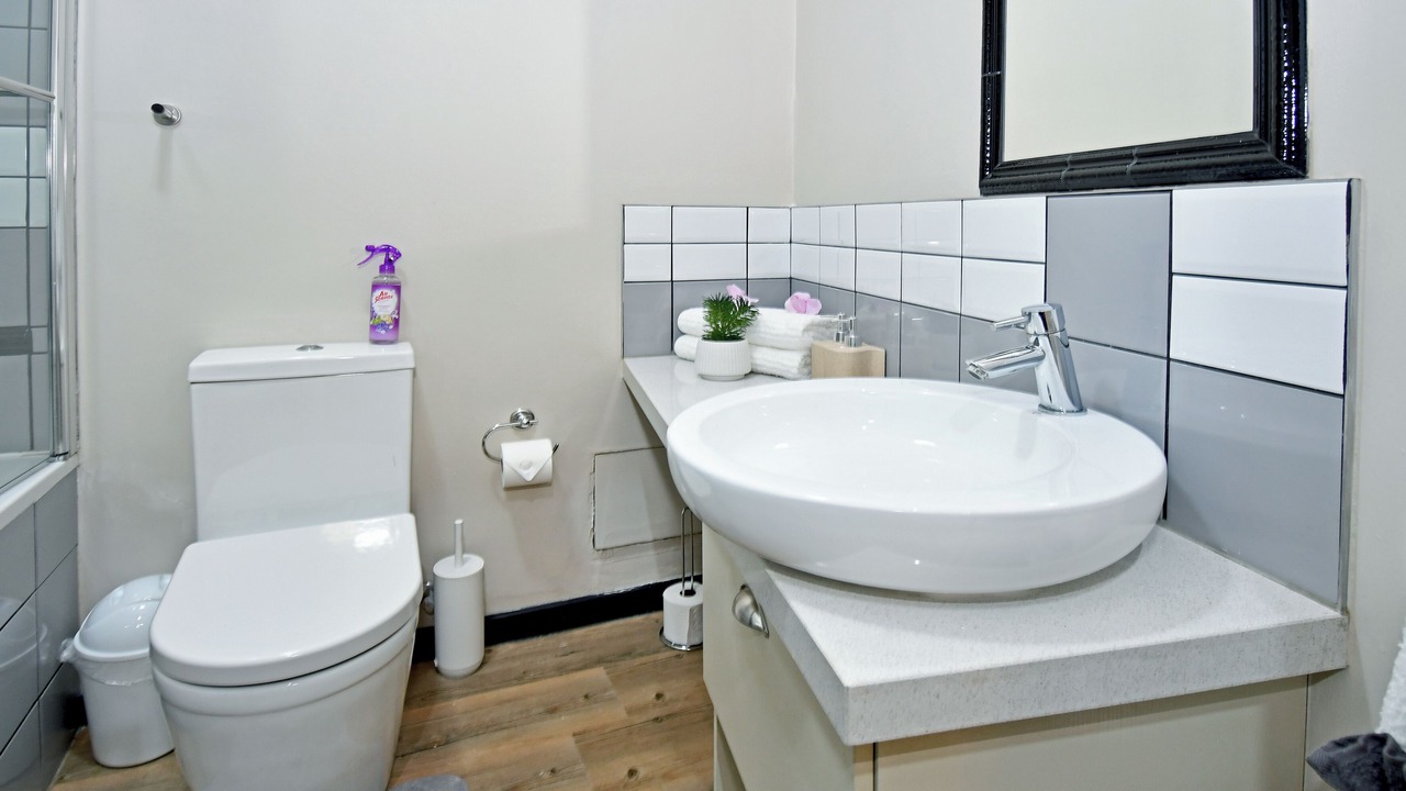 Photo of Bathroom in Greater Johannesburg Metropolitan Area