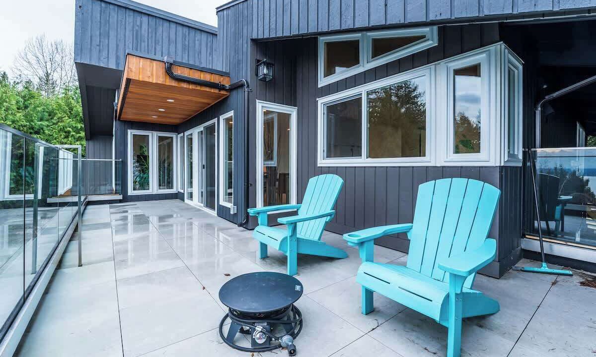 Photo of Patio Balcony in West Vancouver