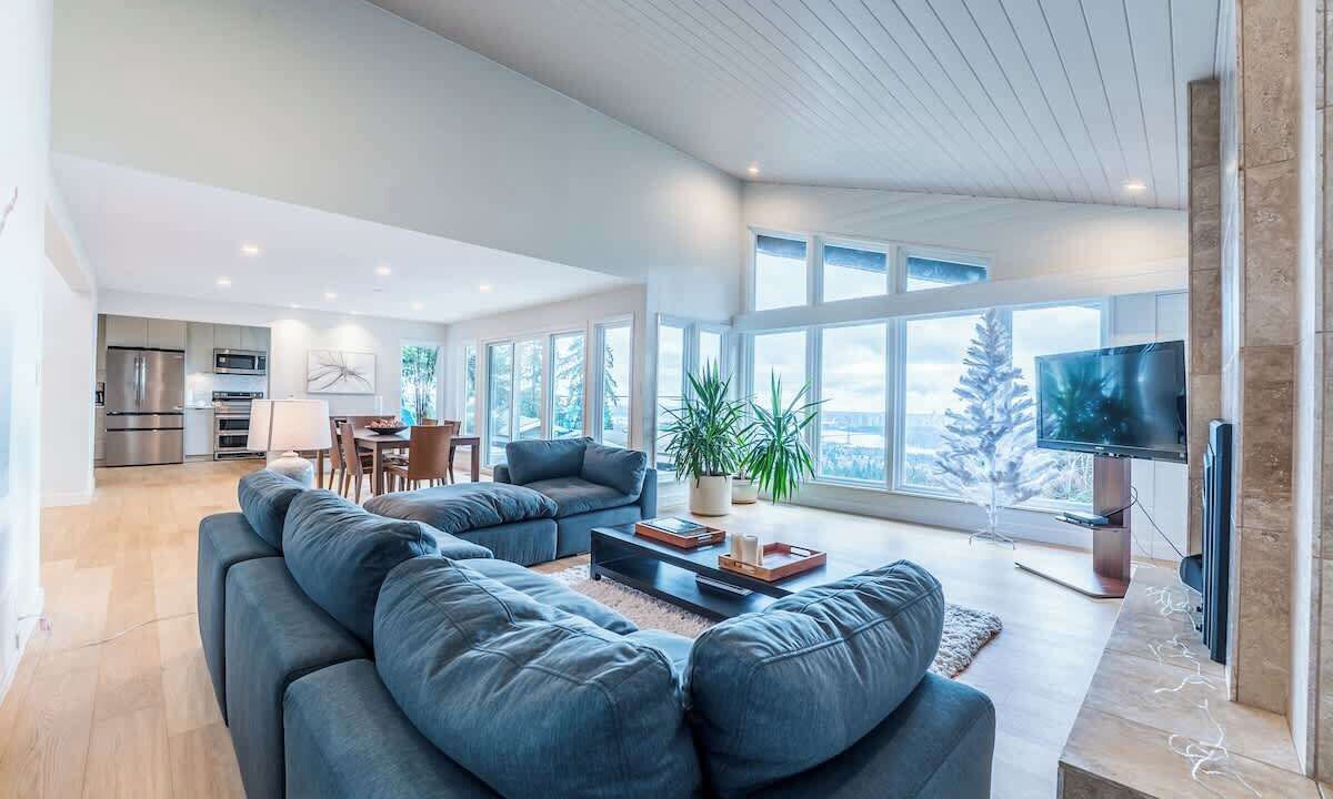 Photo of Livingroom in West Vancouver