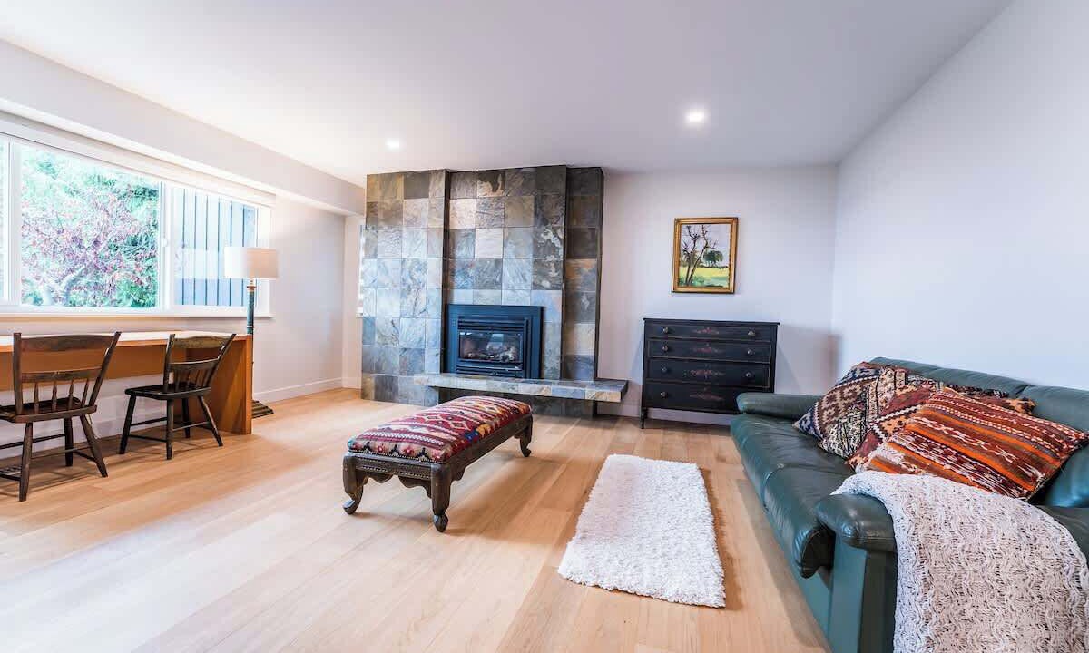 Photo of Livingroom in West Vancouver